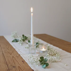 Bougeoir en verre ciselé