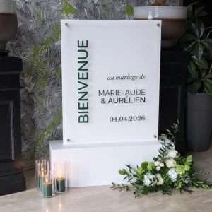 Panneau de bienvenue mariage avec socle décoration entrée événement chic